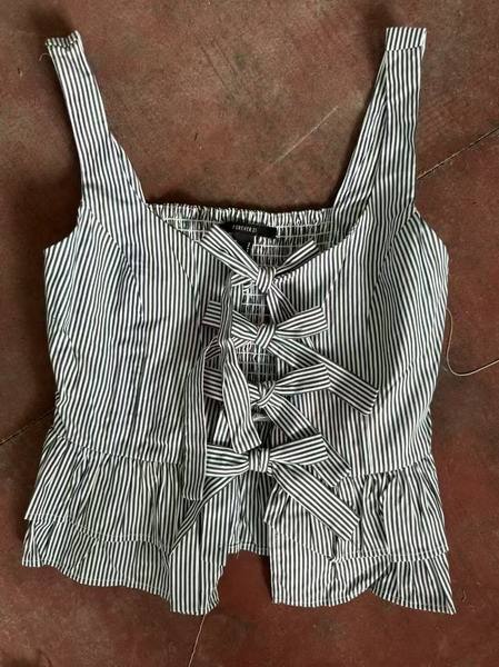 LADY'S TOP